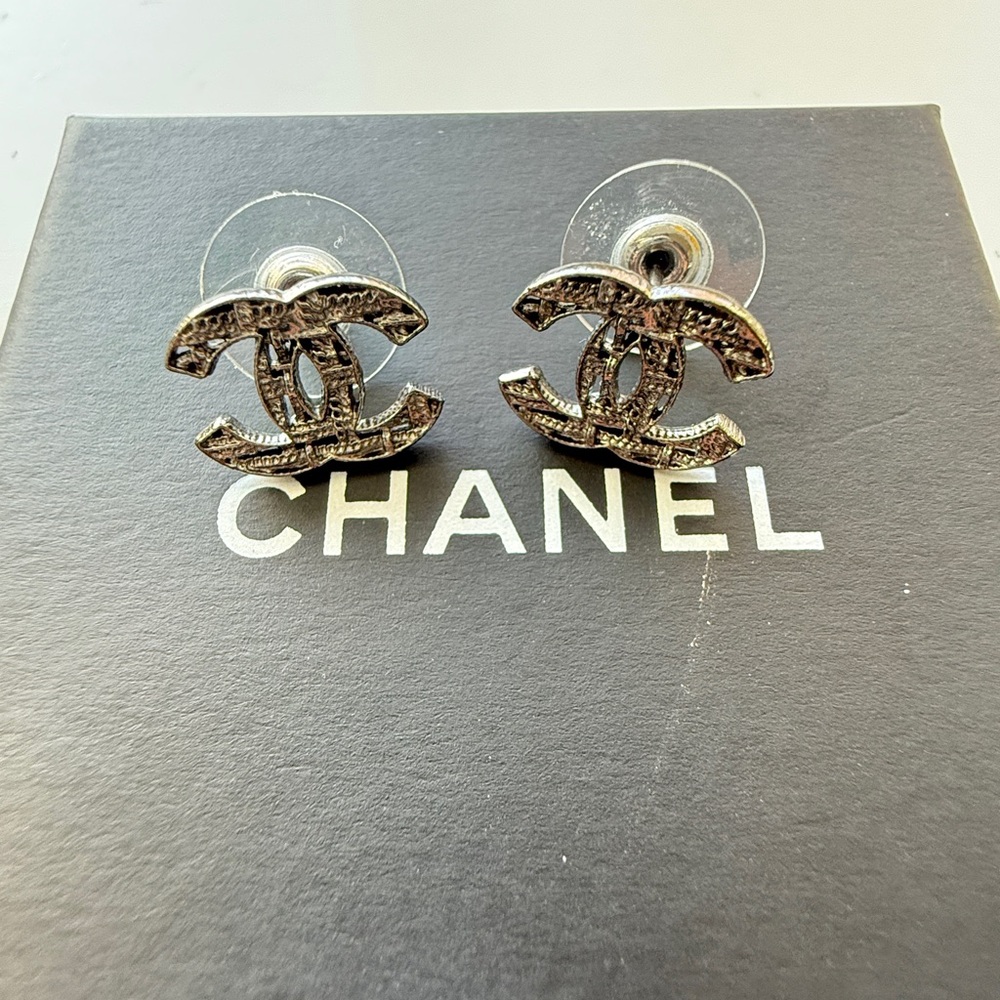 Chanel Classic CC Textured Silver Tone Stud Earrings With Box | Worn Twice